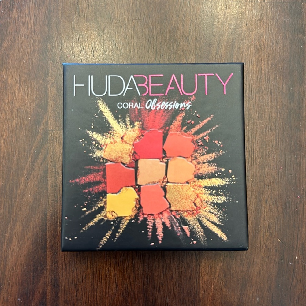 Huda Beauty Coral Obsessions Palette